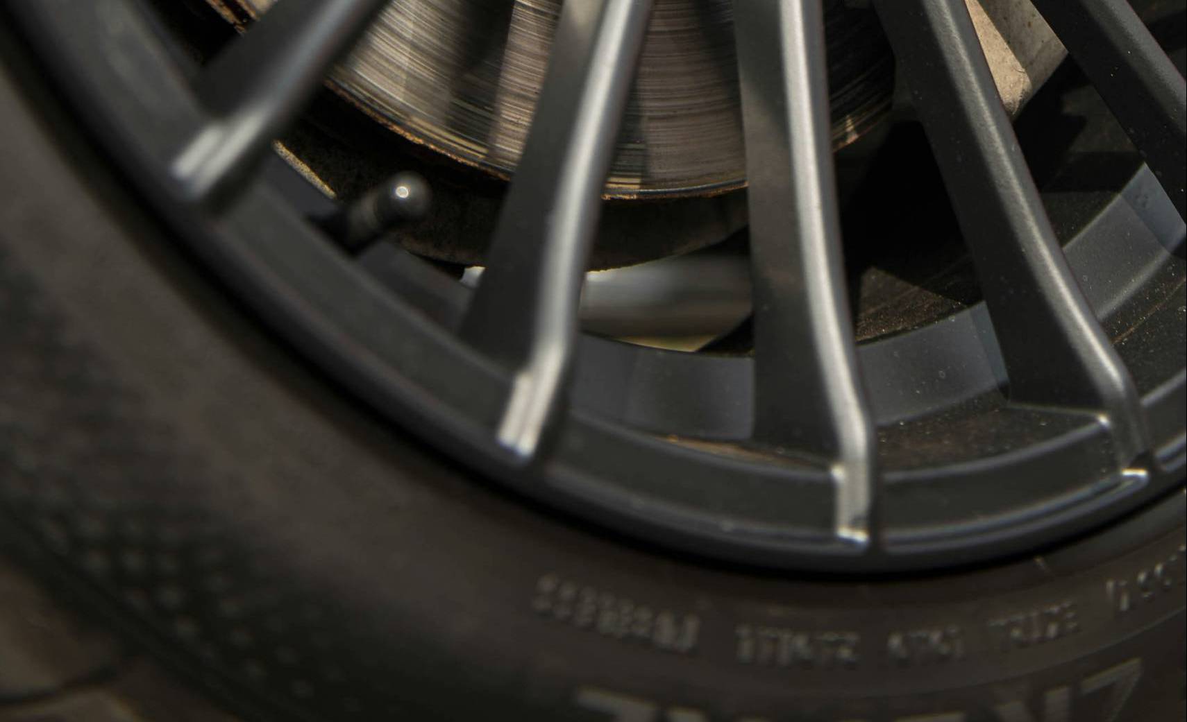 Dot reader Wheel and Tire