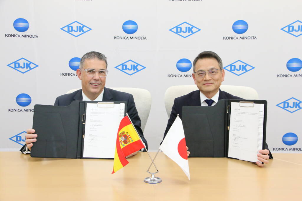 Automotive inspection automation partnership signing between EINES Vision Systems and Daiichi Jitsugyo