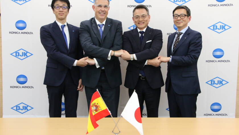 Automotive inspection automation partnership signing between EINES Vision Systems and Daiichi Jitsugyo