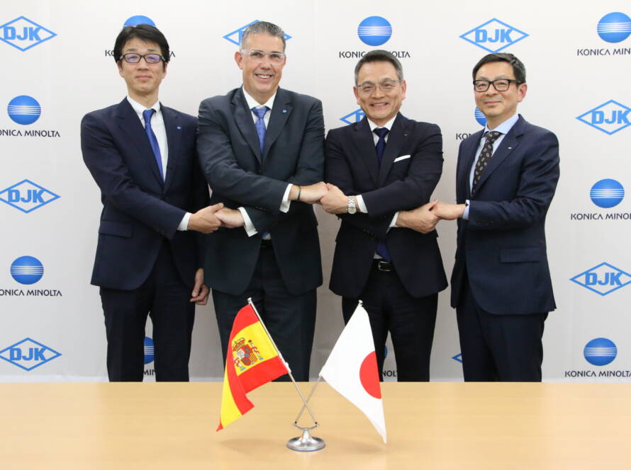 Automotive inspection automation partnership signing between EINES Vision Systems and Daiichi Jitsugyo